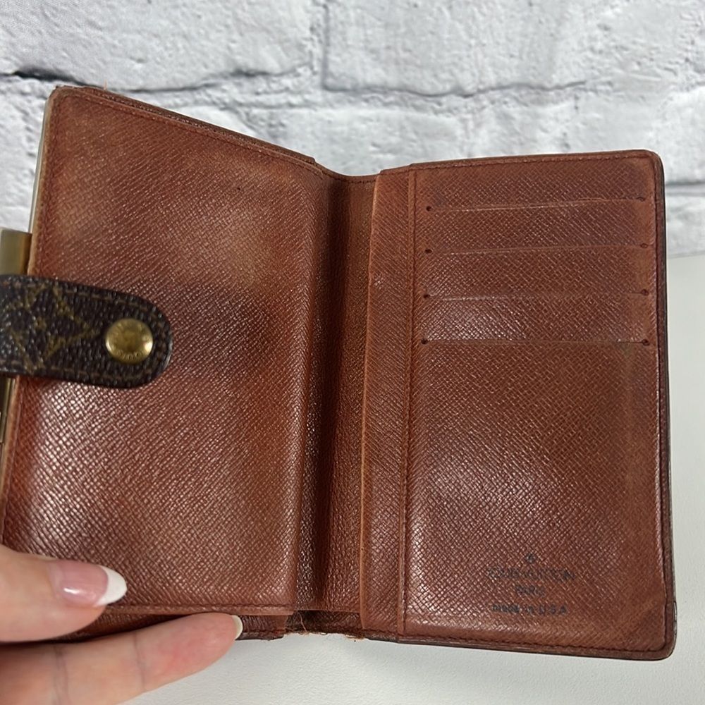 Authenticated Vintage Louis Vuitton Viennois Wallet - Picture 7 of 17